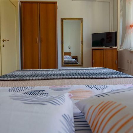 Vila Niko Apartment Makarska Ngoại thất bức ảnh